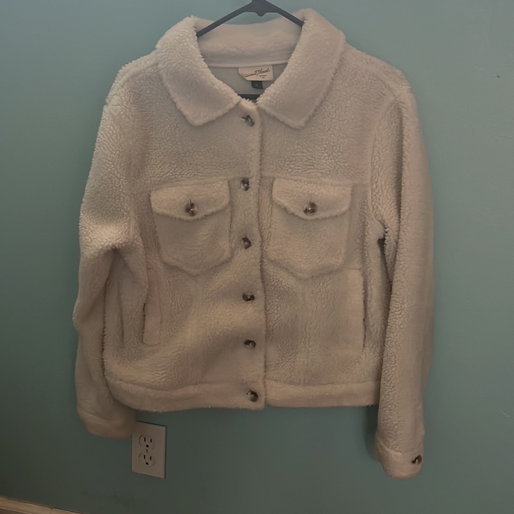 White Universal Thread fuzzy jacket